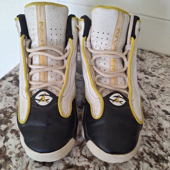 NIKE AIR JORDAN PRO‎ STRONG  White/Yellow (DC7909 107) Size 2Y - Picture 1 of 10